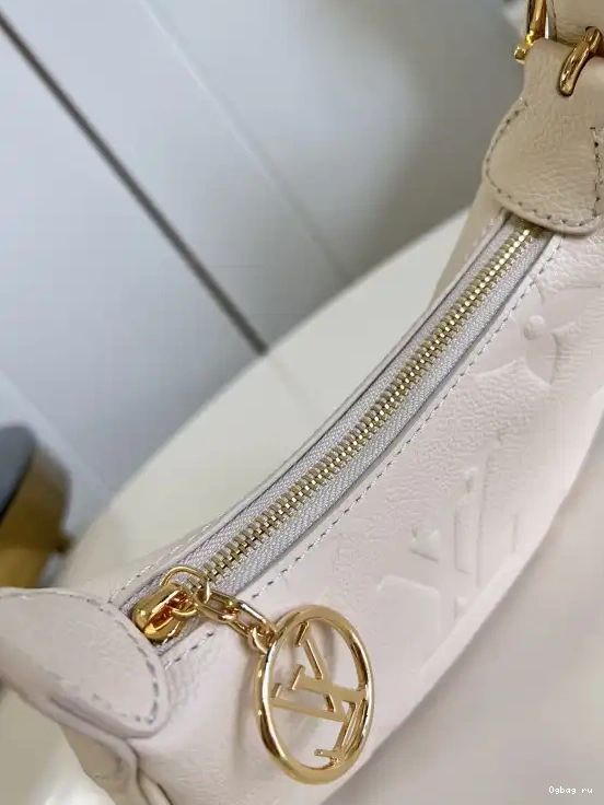 Mini Moon LOUIS VUITTON 0504